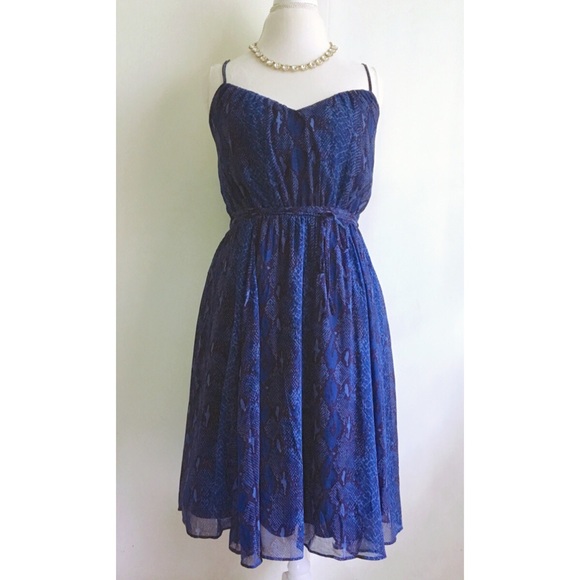 Banana Republic Dresses & Skirts - banana republic chiffon animal print dress